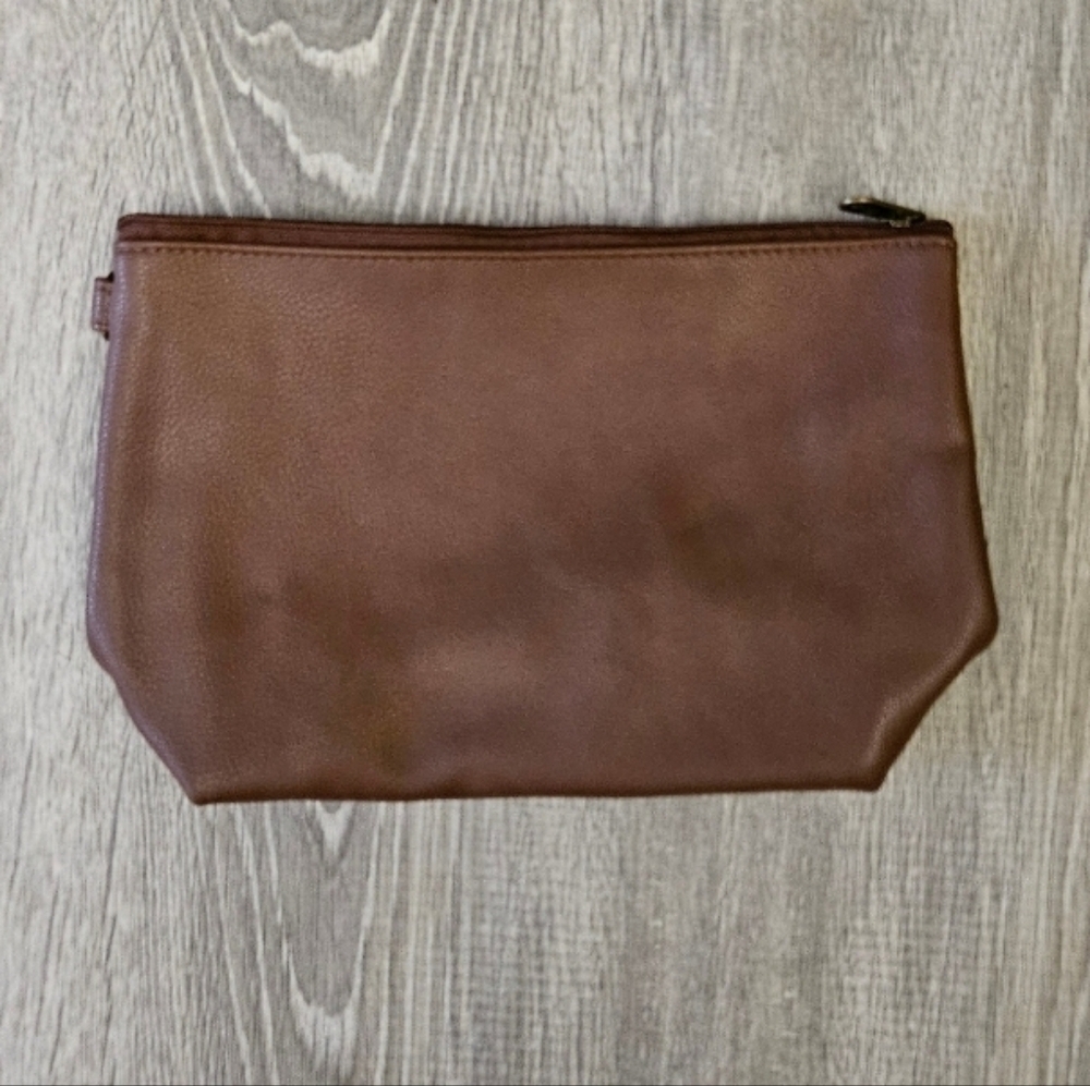 Thirty-One Tapered Pebbled Brown Leather Clutch Pouch